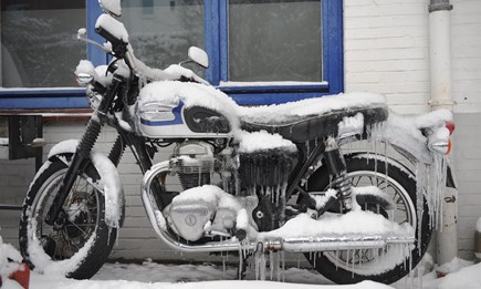 Motorradeinwinterung und Winterlager im Bikerzentrum BERENTELG