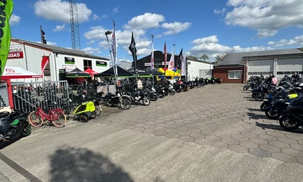 Jährlicher Saisonstart beim Bikerzentrum BERENTELG: Ein Highlight für alle Motorradfans Jährlicher Saisonstart beim Bikerzentrum BERENTELG: Ein Highlight für alle Motorradfans