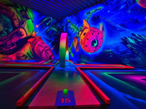 3D Schwarzlicht MINIGOLF