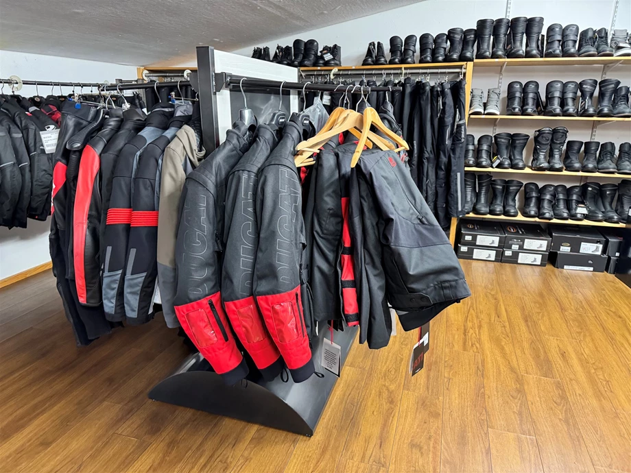 Bekleidung für Motorrad- und Rollerfahrer Bild 2: Bekleidung für Motorrad- und Rollerfahrer