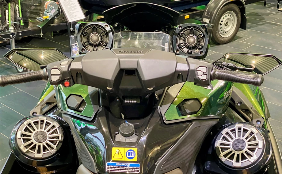 KAWASAKI ULTRA 310LX Bild 9: KAWASAKI ULTRA 310LX