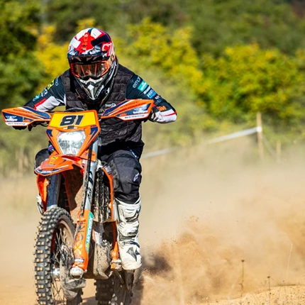 Mario Hirschmugl wieder am Podest!  Nur eine Woche nach dem Gewinn des ungarischen
Meistertitels im Enduro ging es für den Kapfensteiner KTM Euro Motors Graz
Piloten Mario Hirschmugl mit dem vorletzten Rennen zur ungarischen
Cross-Country Meisterschaft in  ...