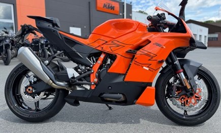 990 RC R, die Zeit ist Reif für purem Fahrspaß mit Aktionspreisen ab 14290€... UPE inkl Nebenkosten 15985€