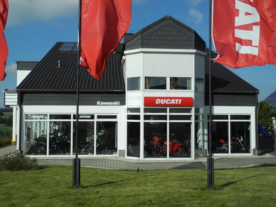 LOCATION Bild 10: LOCATION