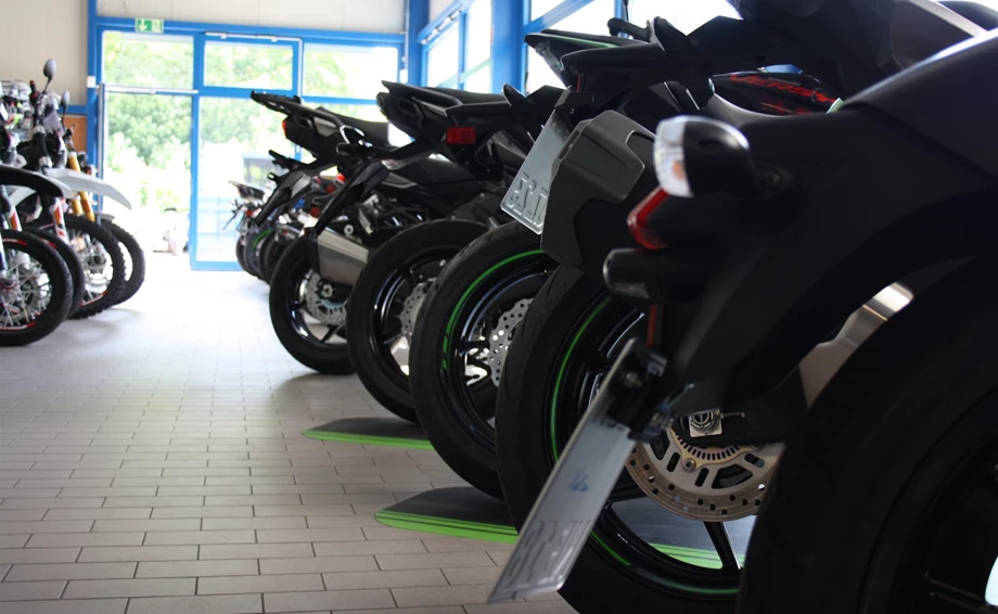 Motorradwerkstatt Bild 5: Motorradwerkstatt
