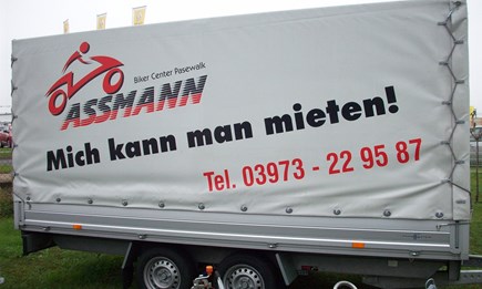 Doppelachser mit Plane