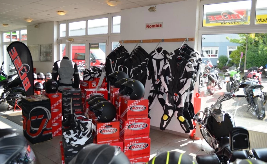 LOCATION Bild 6: LOCATION