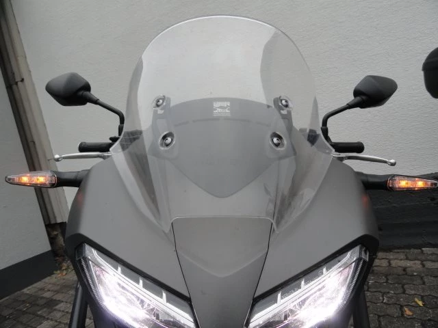 Gelbe Positionsleuchten bei EU-Modellen Bild 1: Gelbe Positionsleuchten bei EU-Modellen