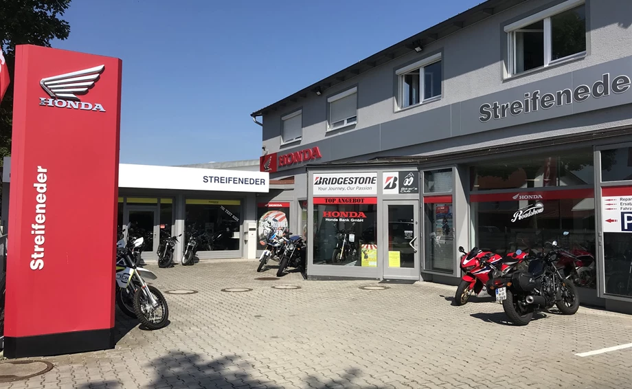 Motorradwerkstatt Bild 3: Motorradwerkstatt