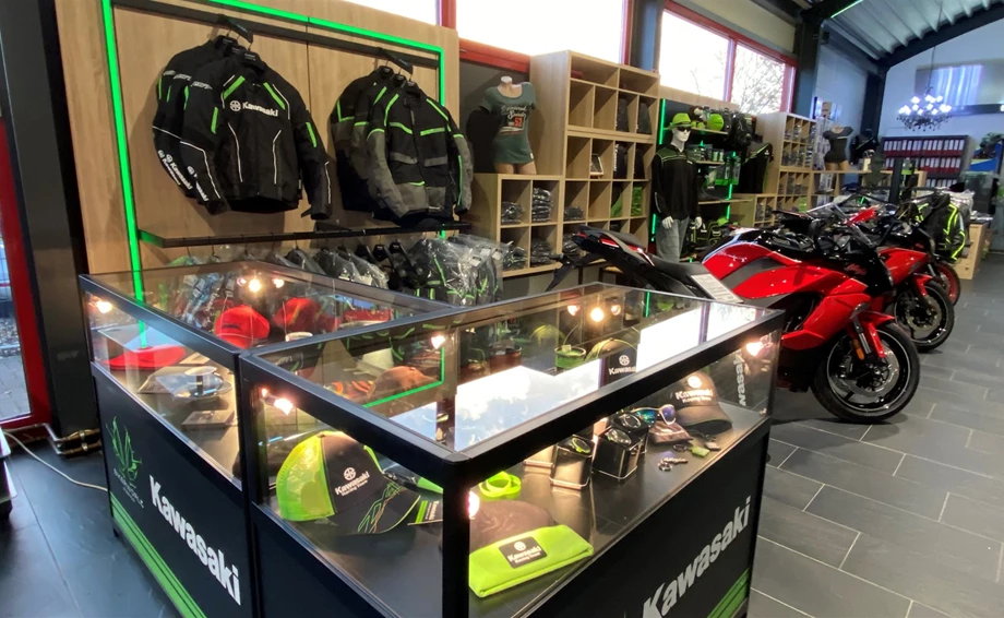 Bekleidung / Zubehör Bild 1: Bekleidung / Zubehör