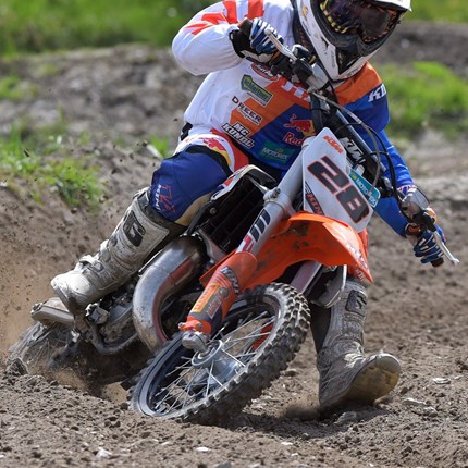 Kilian Soder Kilian Soder Privat: Geboren: 02.08.2007 Wohnort: St. Johann in Tirol Spitzname: Kili Hobbies: Skifahren, Motocross, Trailfahren, Wandern Vorbilder: Ken Roczen, Jeffrey Herlings und Tobi Ebster Erfolge: fährt Motocross s...