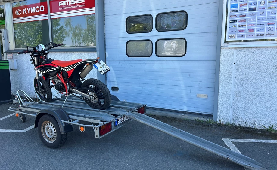 Motorradhänger Vermietung Bild 1: Motorradhänger Vermietung