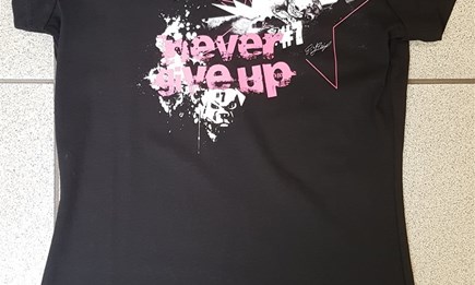 Girls Tee Never Give Up L