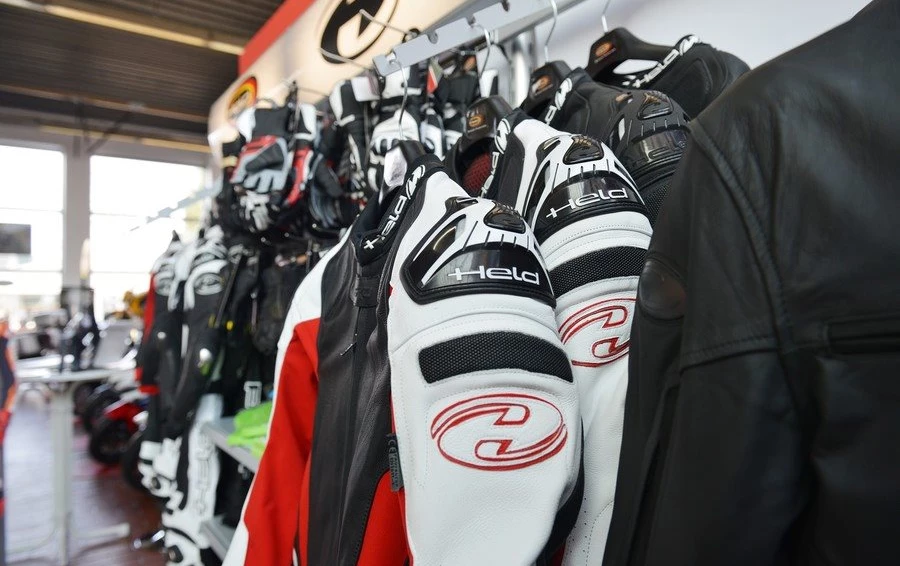 Motorradbekleidung bei MCA Bild 1: Motorradbekleidung bei MCA