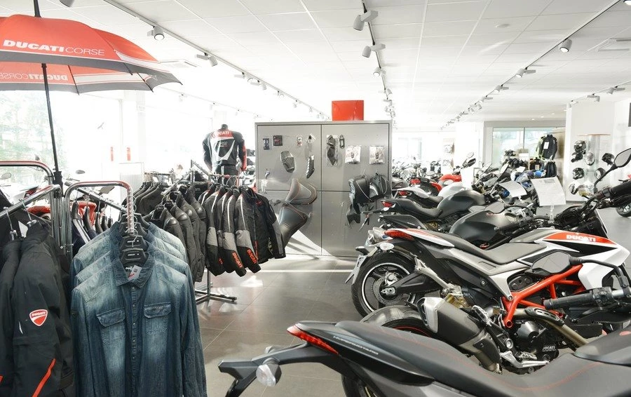 Motorradbekleidung bei MCA Bild 2: Motorradbekleidung bei MCA