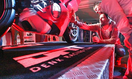 Neue Panigale V4 bei SUPERBIKEPARTY Neue Panigale V4 bei SUPERBIKEPARTY