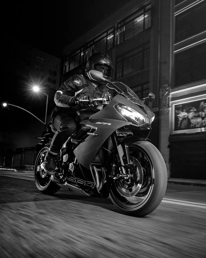 Vorschaubild für Post - Rein ins Wochenende und rauf auf's Bike! Habt ein schönes Wochenende und kommt doch vielleicht mal bei uns vorbei. Freitag noch bis 18:00 Uhr und Samstag 9:30 bis 13:00 Uhr...oder sonst ab Montag 8:00 Uhr wieder...😎😉

Probefahren, Beratung und Verkauf bei Triumph Wuppertal in der Unterstraße 18-28
42107 Wuppertal oder unter www.triumph-wuppertal.de.

#triumph #wuppertal #wuppertalelberfeld #wuppertalcity #triumphmotorcycles #triumphofficial #triumphdeutschland #triumphmotorrad #triumphfans #neuesmotorrad