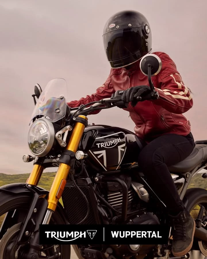 Vorschaubild für Post - Worauf solltest du beim Helm-Kauf achten?

✅ Sicherheit und Zulassung: Achte darauf, dass der Helm die europäische Sicherheitsnorm erfüllt und robustes Material verwendet wurde.

🧠 Passform und Komfort: Der Helm sollte fest sitzen und beim Schütteln/Drehen auf dem Kopf nicht wackeln aber auch nicht drücken.

Tipp: Trage ihn für 15 min - Druckstellen merkt man erst später und je besser der Helm sitzt desto leiser ist er auch! 

Übrigens jetzt günstige Helme bei uns entdecken und zu Weihnachten verschenken (geht auch an sich selbst 😁)!

🏍️ Natürlich braucht man auch je eine Helmart nach deinem Fahrstil:
Integralhelm = beste Sicherheit/ Allround
Klapphelm = Touring & Alltag
Enduro/ADV = Offroad & Reise
Jethelm = City, aber weniger Schutz

Probefahren, Beratung und Verkauf bei Triumph Wuppertal in der Unterstraße 18-28
42107 Wuppertal oder unter www.triumph-wuppertal.de.

#triumph #wuppertal #wuppertalelberfeld #wuppertalcity #triumphmotorcycles #triumphofficial #triumphdeutschland #triumphmotorrad #triumphfans  #helmkauf