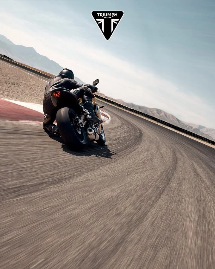 Vorschaubild für Post - Straßen die Geschichten schreiben. 

Was ist deine schönste Erinnerung?

#triumphmotorcycle #bikerlife #triumphdeutschland #letsgo #aufdenstraßen