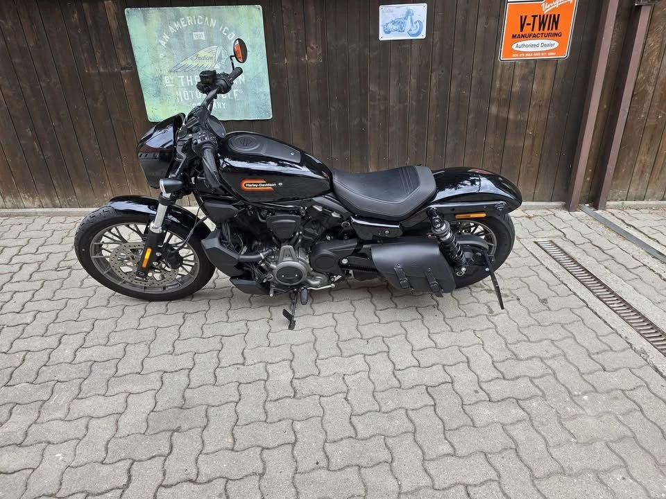 Vorschaubild für Post - Gebraucht - Harley-Davidson Nightster
Hubraum: 975 ccm
Leistung: 65 KW (89 PS)
Erstzulassung: 09.2023
Kilometer: 6684 km
Farbe: Black
 
Schöne gepflegte Harley Nightster mit wenig Kilometer und seitlichen Kennzeichen und Tasche.
Kommt vorbei und seht sie euch an...

Preis in Österreich: € 11500.-
Nähere Infos unter: +43 664 3073413

#spocksmotorcycles #indiantulln #spock #indianmotorcycleworld  #gebrauchtmotorräder #willhaben #zuverkaufen #gebraucht #gebrauchtkaufen #gebrauchtfahrzeuge #gebrauchtwagenhandel #verkaufenlernen

Mehr Infos zum Bike:
www.indian-tulln.at
www.spocks-motorcycles.at