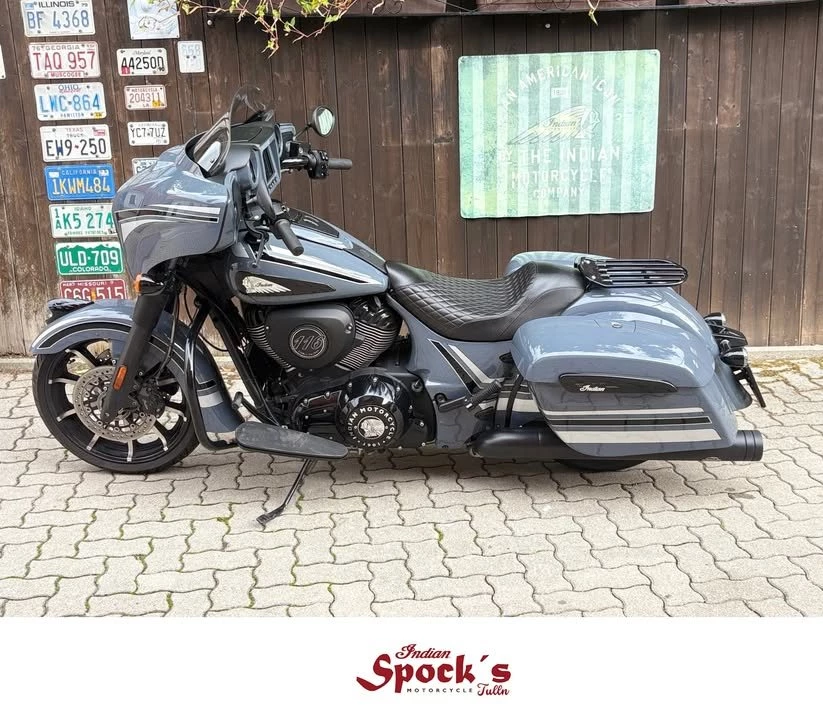 Vorschaubild für Post - Gebraucht - Indian Chieftain Icon Dark Horse 2022

Hubraum: 1890 ccm
Leistung: 65 KW (88 PS)
Erstzulassung: 05.2022
Kilometer: 34233 km
Farbe: Stealth Gray Azure with Graphics 

Eine wünderschöne gepflegte Chieftain Dark Horse Icon mit viel Zubehör wie: jekill & Hyde Auspuffanlage, Gepäckträger, breites Windschild .......

Kommt vorbei und seht sie euch an...

Preis in Österreich: € 25900.-
Nähere Infos unter: +43 664 3073413

#indianmotorcycle #spocksmotorcycles #indiantulln #spock #indianmotorcycleworld  #gebrauchtmotorräder #willhaben #zuverkaufen #gebraucht #gebrauchtkaufen #gebrauchtfahrzeuge #gebrauchtwagenhandel #verkaufenlernen

Mehr Infos zum Bike:
www.indian-tulln.at
www.spocks-motorcycles.at