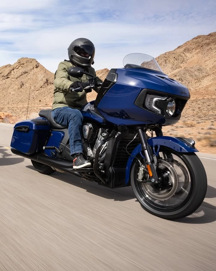 Vorschaubild für Post - Die Indian Challenger definiert mit dem PowerPlus 112-Motor das Fahrerlebnis mit einem amerikanischen V-Twin völlig neu. #IndianMotorcycle