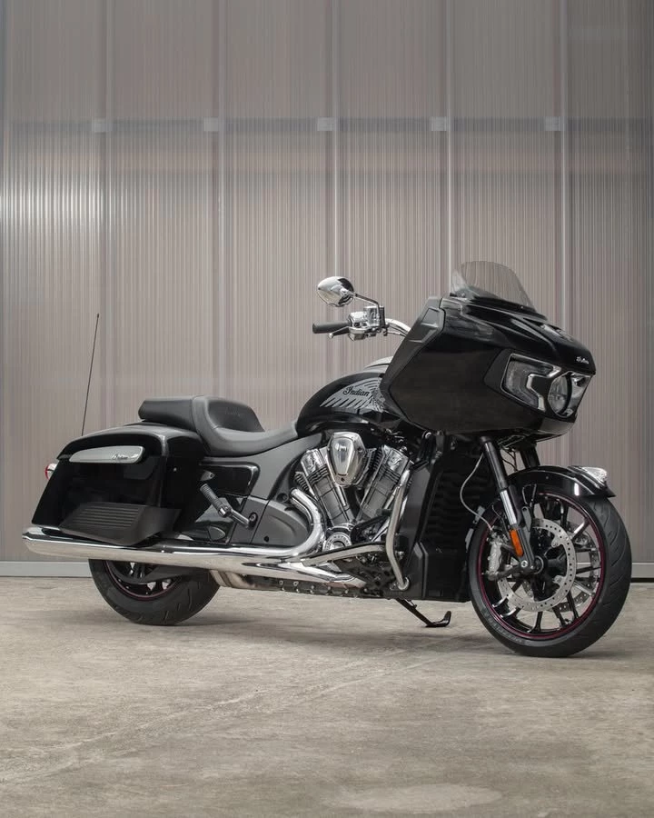 Vorschaubild für Post - #IndianChallenger - überragende Leistung und Drehmoment, kombiniert mit einer Rahmengeometrie und Steifigkeit, die diese Kraft in agiles und präzises Handling umsetzen.
#Indianmotorcycle