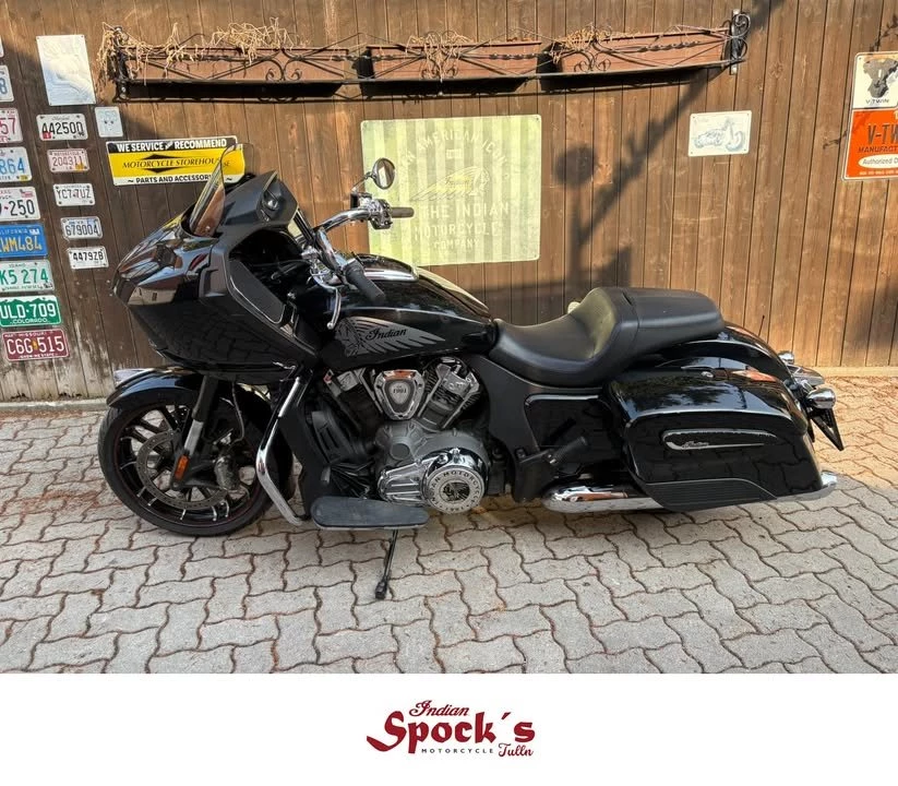 Vorschaubild für Post - Gebraucht - Indian Challenger Limited 2021

Hubraum: 1768 ccm
Leistung: 90 KW (122 PS)
Erstzulassung: 04.2021
Kilometer: 16665 km
Farbe: Thunder Black Pearl metallic

Eine wunderschöne gepflegte Challenger Limited in der klassischen Farbe "Thunder Black Pearl".

Kommt vorbei und seht sie euch an...

Preis in Österreich: € 26900.-
Nähere Infos unter +43 664 3073413

#indianmotorcycle #spocksmotorcycles #indiantulln #spock #indianmotorcycleworld  #gebrauchtmotorräder #willhaben #zuverkaufen #gebraucht #gebrauchtkaufen #gebrauchtfahrzeuge #gebrauchtwagenhandel #verkaufenlernen

Mehr Infos zum Bike:
www.indian-tulln.at
www.spocks-motorcycles.at