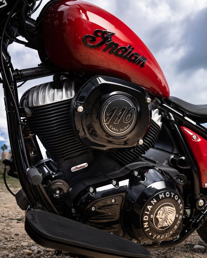 Vorschaubild für Post - Eine Legende ist zurück. Die Chief Vintage interpretiert ihre Vorgängerin aus der 1940er Jahren für eine neue Generation. #indianmotorcycle