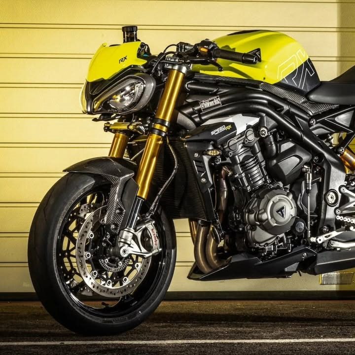 Vorschaubild für Post - NEUE Speed Triple 1200 RX Limited Edition

Unverfälscht. Fokussiert. Bereit für die Rennstrecke.