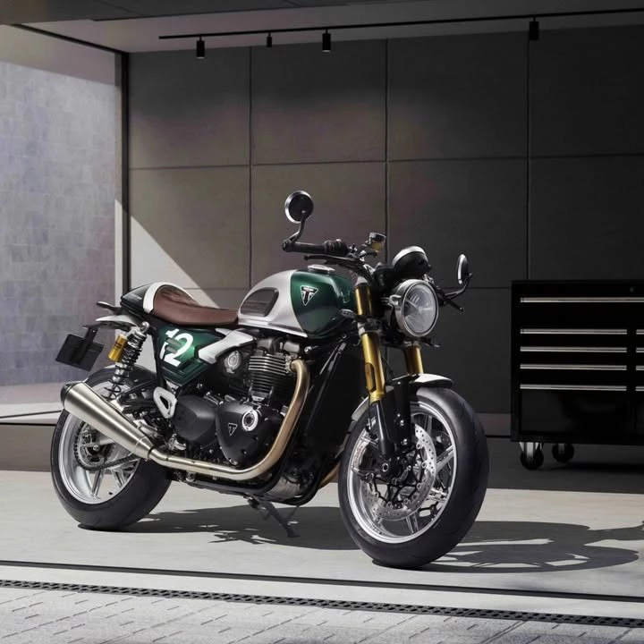 Vorschaubild für Post - DIE NEUE SPEED TWIN 1200 CAFE RACER EDITION

Echte Originale, die Maßstäbe setzen

Streng limitiert auf 800 Stück weltweit. Unser einziges Stück wird bereits im März 26 unseren Showroom zieren! Bei Kauf wird ein Echtheitszertifikat ausgestellt.

Bei Interesse an verkauf@ilmoto.at melden
.
.
.
#triumphmotorcycles #triumphwiennord #triumphspeedtwin #speedtwin1200 #speedtwin1200caferaceredition