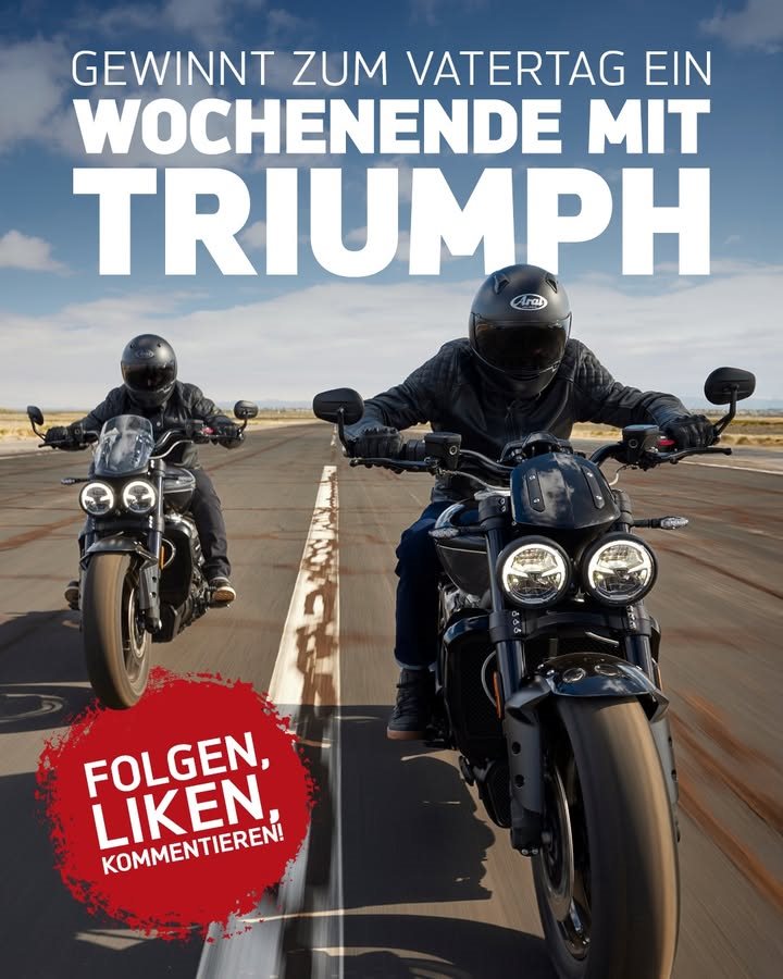 Vorschaubild für Post - 👉 ELTERN & 'KINDER AUFGEPASST': Was war euer schönstes, gemeinsames Motorrad-Erlebnis? 👈
Für viele von uns begann die Liebe zum Motorradfahren nicht auf zwei Rädern, sondern auf dem Sozius. 
Wenn Mama oder Papa den Helm aufgesetzt haben, war klar: Jetzt wird's spannend. Die ersten Ausfahrten als Kind, das kernige Brummen des Motors, die vorbeiziehenden Landschaften... das sind Erinnerungen, die bleiben. 
Wir wollen von euch wissen: Welche besonderen Bike-Momente habt ihr mit euren Eltern oder Kindern erlebt?
Teilt eure Geschichten in den Kommentaren! Unter allen Teilnehmenden verlosen wir ein gemeinsames Wochenende mit eurer Wunsch-Triumph (je nach Verfügbarkeit).
Das Beste: Wenn euer 'Kind' schon groß ist und den passenden Führerschein hat, bekommt ihr BEIDE ein eigenes Bike für die Ausfahrt. 🏍️🏍️ 
-----
So geht's:
1️⃣ Folgen 🔔
2️⃣ 👍 da lassen 
3️⃣ Den besten Moment kommentieren 💬
Der Preis:
🏍️ Ein Wochenende mit deiner Wunsch-Triumph (inkl. 600 Freikilometer) - für dich und (wenn volljährig & mit passendem Führerschein) auch für dein Kind (bzw. Elternteil)!
-----
Viel Glück!
Teilnahme ab 18 Jahren mit Wohnsitz in Deutschland/Österreich.
Teilnahmeschluss ist der 12. Juni 2025 23:59 Uhr, die Gewinner werden 13. Juni 2025 in den Kommentaren bekanntgegeben.
Der hier ausgelobte Preis wird in einem gemeinsamen Preispool auf Instagram und Facebook vergeben. Meta steht in keiner Verbindung zu dem Gewinnspiel sponsert, unterstützt oder organisiert dies nicht.
Die vollständigen Teilnahmebedingungen gibt's unter: bit.ly/43wmrme