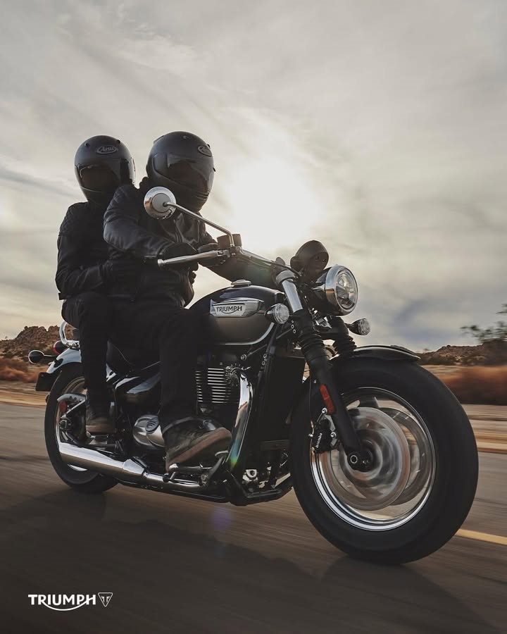 Vorschaubild für Post - Die beste Art, den Alltag zu vergessen, ist immer noch auf zwei Rädern. 🔥
Seit wann bist du stolzer Biker oder stolze Bikerin?