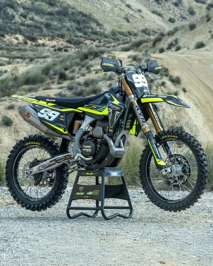 Vorschaubild für Post - Die TF 250-X kehrt dieses Wochenende in Argentinien auf die Rennstrecke zurück, um die Saison 2026 zu eröffnen!
Bei unseren MX2-Werksrennmaschinen liegt der Schwerpunkt auf Weiterentwicklung, der Entwicklung der neuesten Teile und Funktionen, sodass Sie sicher sein können, dass die Qualität und Liebe zum Detail, die in Ihre TF 250-X eingeflossen sind, von den Besten getestet wurden.