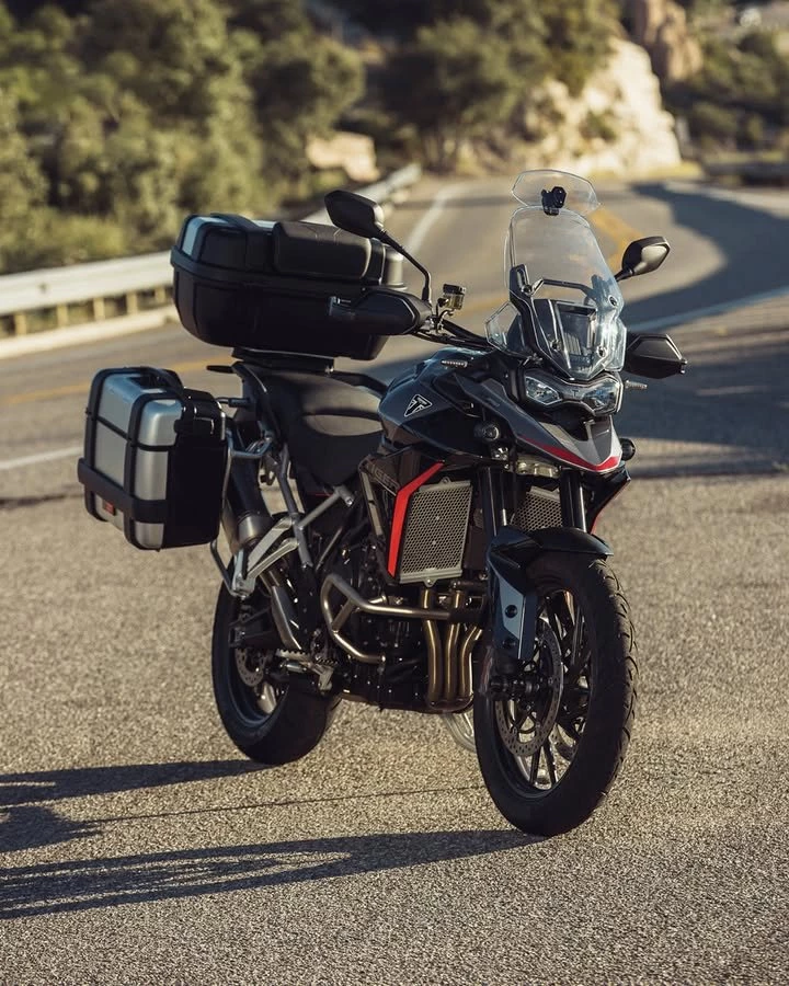 Vorschaubild für Post - Entfesseln Sie das Potenzial Ihrer Triumph Tiger 900 mit unserem hochwertigen Gepäckzubehör, das speziell auf Ihr Motorrad abgestimmt ist und sich nahtlos integrieren lässt.

Stellen Sie Ihr Gepäck individuell zusammen:
https://www.triumphmotorcycles.at/accessories/triumph-genuine-luggage