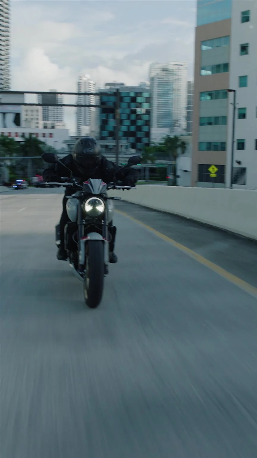 Vorschaubild für Post - Rebellisch und zugleich edel. Die Trident 800 bringt ihren kraftvollen, sportlichen Look mühelos auf den Punkt. 🤌⁣ ⁣

Jetzt bei uns bestellbar!
>> https://www.triumph-fuerstenwalde.de <<