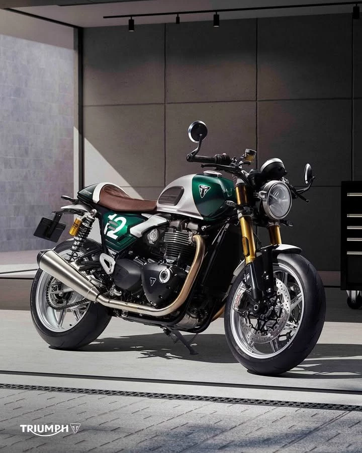 Vorschaubild für Post - Die neue Speed Twin 1200 Cafe Racer Edition kommt!⁣ Limitiert auf nur 800 Exemplare weltweit - ein echtes Sammlerstück.⁣

Mit ihrem eleganten Cafe-Racer-Profil und dem exklusiven Design zitiert sie die klassische Rennsport-Tradition in ihrer schönsten Form.⁣

>> https://www.triumph-fuerstenwalde.de <<