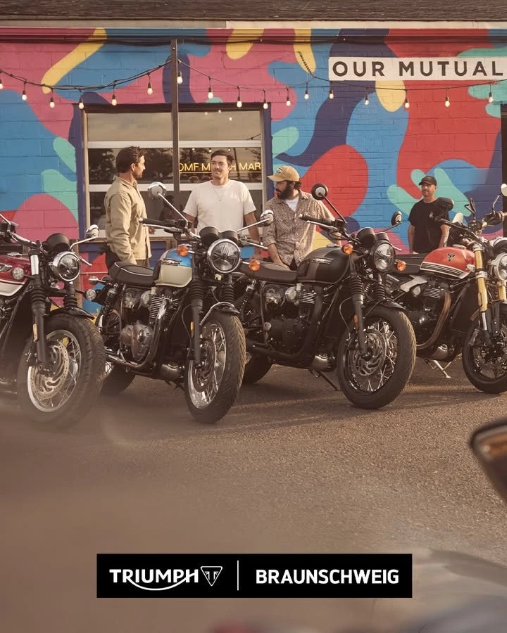 Vorschaubild für Post - 🏍️🔥 Ride the Legend – Ride Triumph 🔥🏍️

Triumph ist mehr als nur ein Motorrad.�Es ist ein Gefühl aus Tradition, Charakter und purer Fahrfreude.

Egal ob klassischer Bonneville-Look, Scrambler-Spirit oder sportliche Power –�Triumph steht für echten britischen Motorrad-Lifestyle. 🇬🇧✨

Jedes Modell erzählt seine eigene Geschichte.�Welche schreibst du als Nächstes?
👇 Welches Triumph Bike ist dein Favorit?

#triumph #triumphmotorcycles #triumphofficial #triumphdeutschland #triumphmotorrad #triumphfans