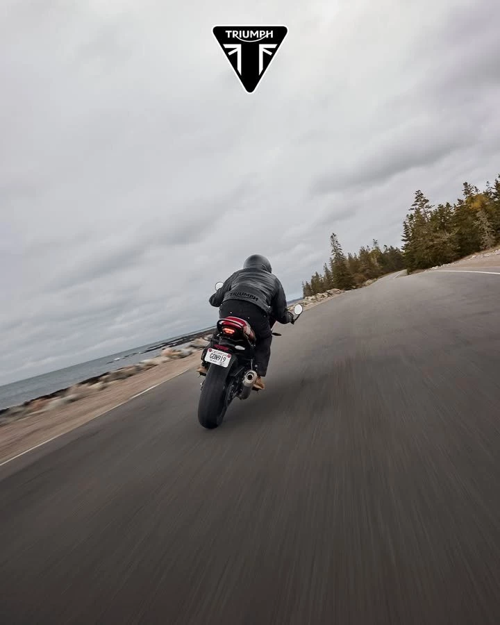 Vorschaubild für Post - Welche Tour steht auf deiner Liste ganz weit oben?

Schreibt es uns in die Kommentare 👇 Wir sind gespannt wo es euch hin treibt.

#triumphmotorcycle #bikerlife #triumphdeutschland #tourplan #wogehteshin