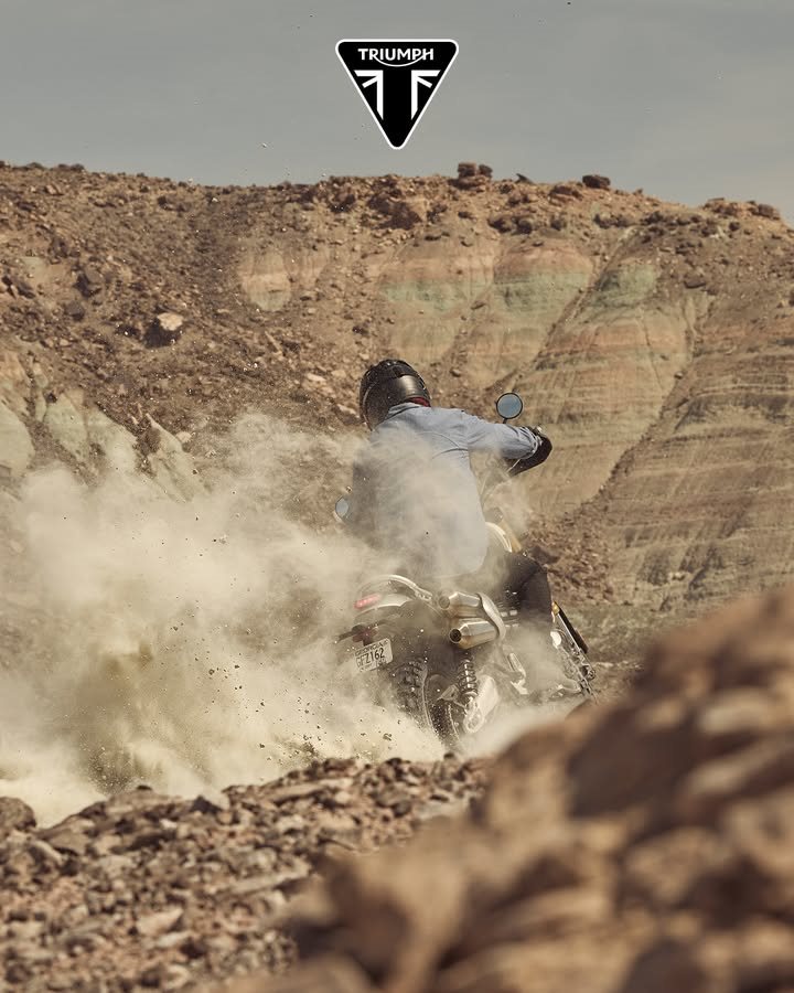 Vorschaubild für Post - Straßen enden - Abenteuer beginnen. 

Seid ihr schonmal unverhofft auf einer Schotterpiste gelandet?

#triumphmotorcycle #bikerlife #triumphdeutschland #schotterpiste