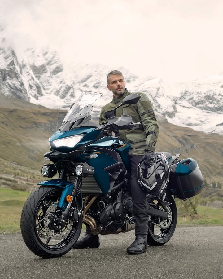 Vorschaubild für Post - Ab sofort ist die vielseitige Versys 650 in zwei frischen Farbvarianten sowie in den beliebten Editionen Tourer und Grand Tourer in Deutschland erhältlich.🏍️ 

Du bist unsicher, welche Ausstattung zu dir passt? 🤔
Wir beraten dich gerne persönlich – finde deine perfekte Versys! 
👉 https://www.bikerzentrum-berentelg.de