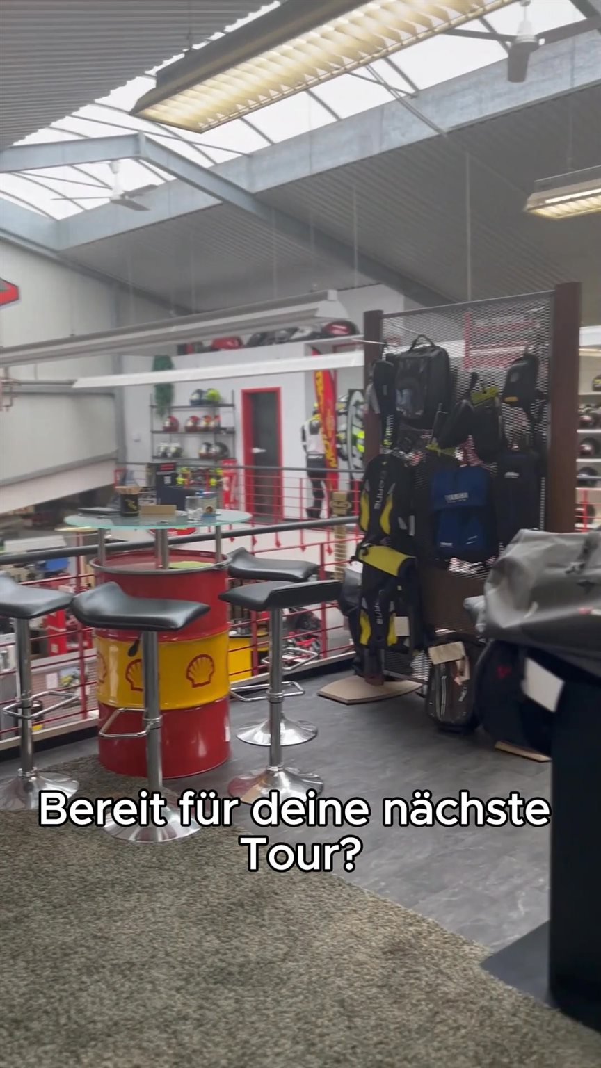 Vorschaubild für Post - 🏍️ Warum wir?
Weil Fahrleidenschaft nicht erst auf der Straße beginnt! 💨

👉 Über 750 qm Motorradbekleidung
👉 Top Marken & riesige Auswahl
👉 Beratung von echten Motorradfans

Ob für die erste Ausfahrt oder die nächste große Tour – bei uns findest du alles, was du brauchst. ✨

📍 Bikerzentrum Berentelg – erleben. anziehen. losfahren.
➡️ In Meppen oder online unter www.bikerzentrum-berentelg.de

 #meppen #bikerzentrumberentelg #rentbike #testride #rentabike #bikedaily #berentelg #biker #bikelove #onroad #starkegebrauchte