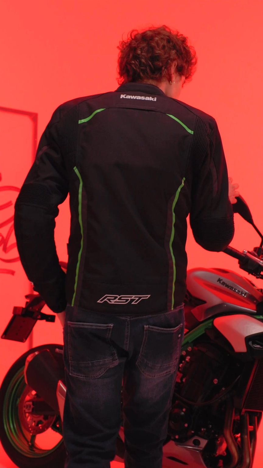 Vorschaubild für Post - Von der Straße bis ins Stadtleben – unsere Urban Rider Gear ist bereit für alle Abenteuer, bei Tag und Nacht 🌙.
Die TRIER II Textiljacke ist jetzt bei uns bestellbar! >>
 https://www.bikerzentrum-berentelg.de