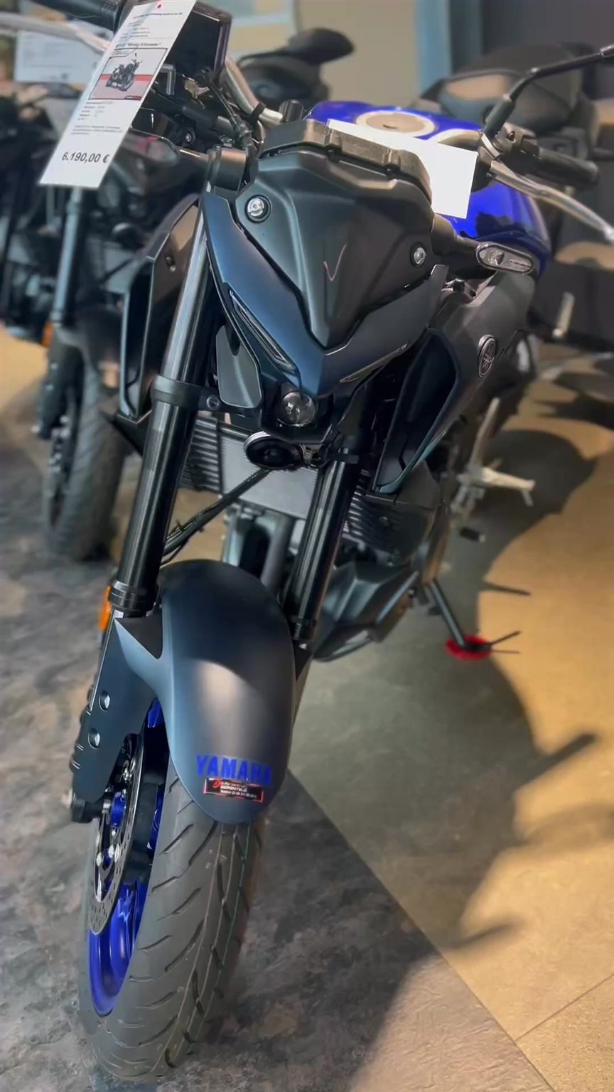 Vorschaubild für Post - ✨ Unsere Vorführer mit wenig Kilometern – jetzt verfügbar! ✨

🏍️ Yamaha MT-03 – 42 PS, leicht & agil, perfekt für Einsteiger oder als sportliches Zweitbike. Aggressives Naked-Design und top Handling inklusive!

🛵 Kymco Skytown 50i – stylischer City-Scooter, sparsam und wendig. Der ideale Begleiter für Uni, Arbeit oder entspannte Fahrten durch die Stadt.

Beide Modelle: kaum Kilometer, top gepflegt, sofort fahrbereit. 🚀

👉 Welches passt besser zu dir – sportlich mit der MT-03 oder smart & entspannt mit dem Skytown?
📸 Schreib’s in die Kommentare!

#vorführer #yamahaMT03 #kymcoskytown #motorradliebe #scooterlife #bikelife #cityride #rideout #meppen #berentelg #bikerzentrumberentelg #biker #bikelove #onroad #bikedaily #testride #rentbike #bikegalerie