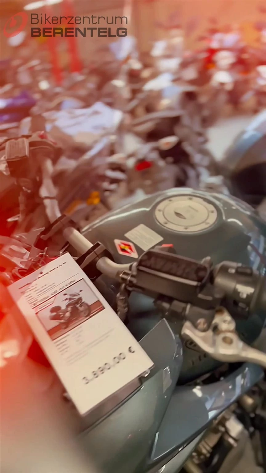 Vorschaubild für Post - 💥 Starke Gebrauchte sucht neuen Besitzer! 💥

Unsere Honda CBF 1000 wartet auf dich – kraftvoll, zuverlässig und bereit für jede Tour! 🏍️
Ein echter Allrounder mit viel Drehmoment und Komfort – ideal für lange Strecken oder den Alltag.

📊 Fahrzeugdaten:
🔹 Kilometerstand: 48.400 km
🔹 Leistung: 72 kW (98 PS)
🔹 Hubraum: 998 ccm
🔹 Erstzulassung: 04/2006

👉 Schau vorbei im Bikerzentrum Berentelg in Meppen und entdecke diese starke Gebrauchte live bei uns! Vielleicht steht hier dein neues Bike. 💪

#Honda #CBF1000 #StarkeGebrauchte #Motorradverkauf #Motorradliebe #BikerzentrumBerentelg #BikerLife #Gebrauchtmotorrad #Tourenbike #meppen