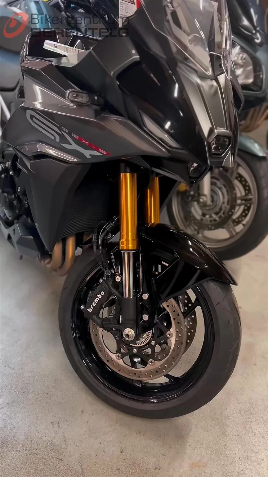 Vorschaubild für Post - 🏍️ Gebraucht – aber bereit für die nächste Tour!
Unsere Suzuki GSX-S1000GX steht in den Startlöchern 🔥
Kaum eingefahren, top gepflegt und voller Power:
📍 Kilometer: 3.200 km
⚙️ Leistung: 112 kW (152 PS)
💪 Hubraum: 999 ccm
🗓️ Erstzulassung: 02/2024
Ein echtes Kraftpaket mit Touring-Komfort – perfekt für alle, die Leistung und Langstreckentauglichkeit verbinden wollen. 💨
➡️ Jetzt bei uns im Bikerzentrum Berentelg entdecken und Probefahrt sichern!
#Suzuki #GSXS1000GX #BikerzentrumBerentelg #Gebrauchtmotorrad #Motorradliebe #RideWithPassion #Motorradkauf #Bikerlife #Emsland #Meppen