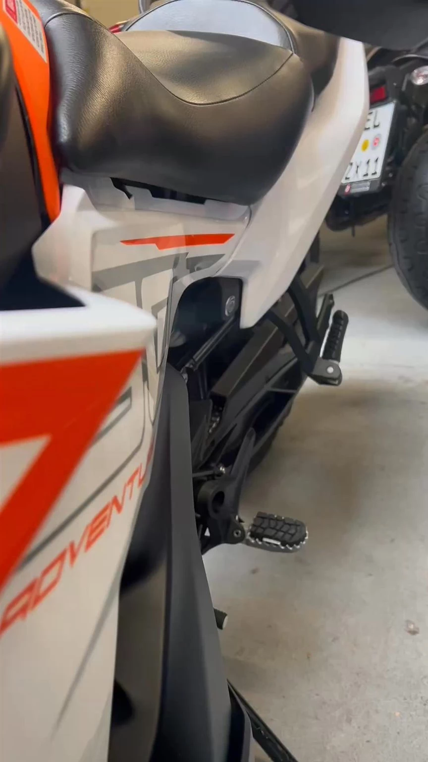 Vorschaubild für Post - Bikegalerie! 🏍️🔥
Heute zeigen wir euch zwei völlig unterschiedliche, aber gleichermaßen spannende Bikes:

KTM 790 Adventure – gemacht für große Touren & Gelände. Leicht, agil und bereit für Abenteuer. 🌍💨

Yamaha XSR900 GP – Retro-Racing-Look trifft moderne Power. Stilvoll, sportlich & absolut auffällig. ✨🏁

Zwei Bikes, zwei Welten — welches wäre deins? 😎👇

#ktm790adventure #yamahaXSR900GP #bikegalerie #motorradliebe #bikelife #bikerzentrumberentelg #berentelg #biker #emsland