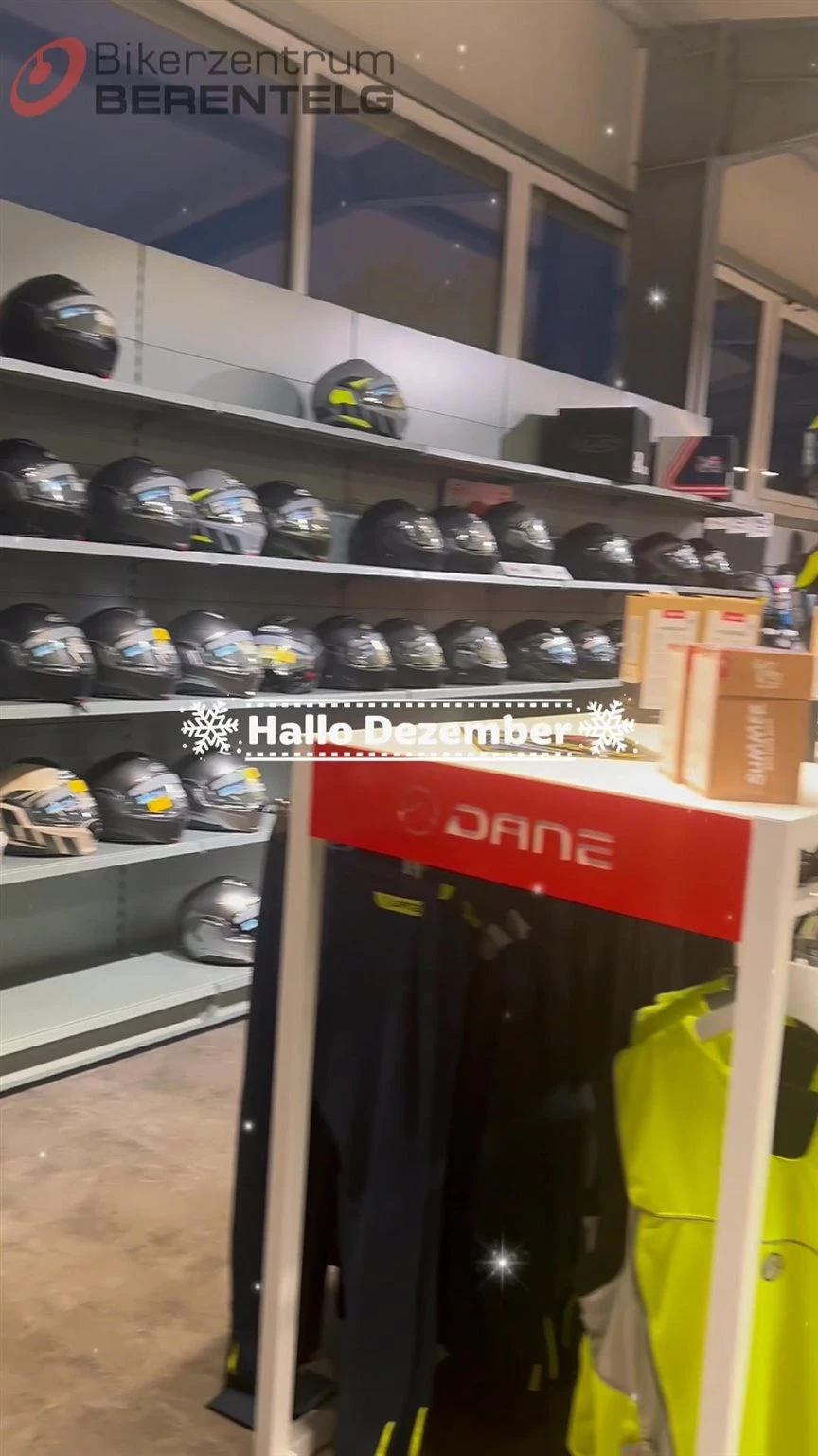 Vorschaubild für Post - Hallo Dezember! ❄️✨
Neuer Monat. Neue Woche. Neuer Montag.
Perfekter Moment, um neu durchzustarten! 💪🏍️

Lasst uns gemeinsam die letzten Wochen des Jahres nutzen – voller Energie, guter Laune und vielleicht schon mit Vorfreude auf die nächste Saison. 🔥

#bikerzentrumberentelg #biker #1Dezember #neuerMonat #Montagsmotivation #bikerlife #dezemberstart