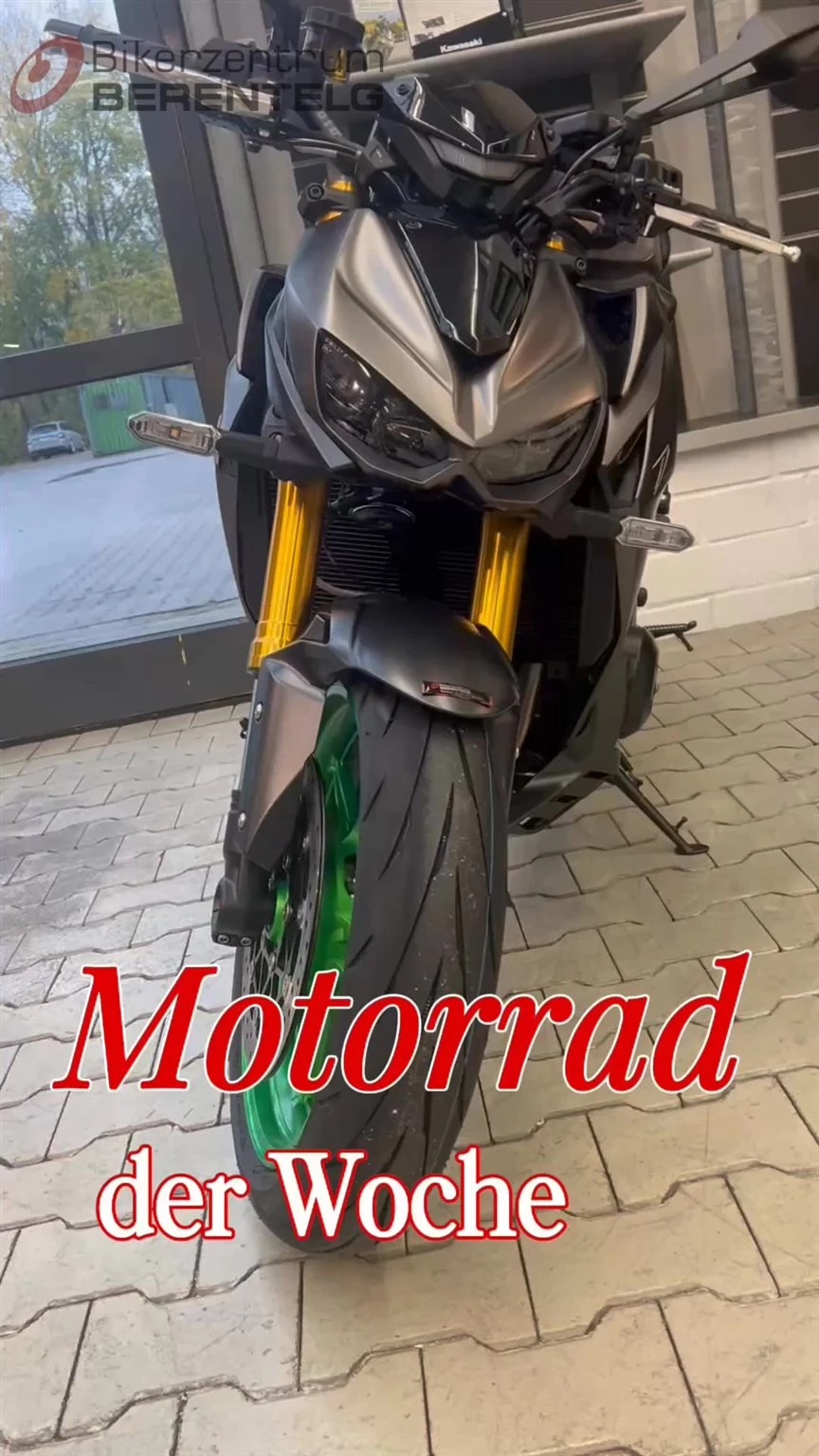 Vorschaubild für Post - 🏍️ Motorrad der Woche: Die Z1100 SE 🏍️

Erlebe den Höhepunkt von Kawasakis einzigartiger Sugomi-Philosophie – pure Energie, aggressive Linien und maximale Performance in einem Bike vereint. Die Z1100 SE richtet sich an alle, die Leistung spüren wollen und sportlich ambitioniert unterwegs sind.

🔥 Kraftvoll.
🔥 Präzise.
🔥 Unverwechselbar Kawasaki.

Bereit für Gänsehaut auf zwei Rädern? 🟢💨

#kawasaki #Z1100SE #bikerzentrumberentelg #bikelove #onroad #biker #bikedaily #meppen #motorrad