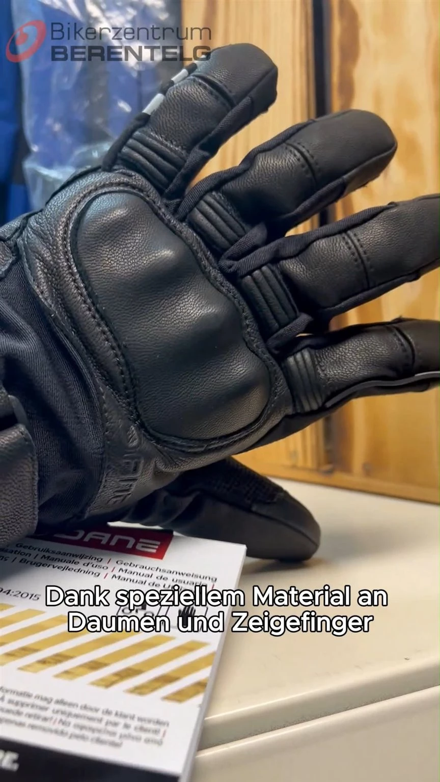 Vorschaubild für Post - ❄️ NUUK Winterhandschuh – warm, wasserdicht und smart! ❄️

Perfekt für lange Winterfahrten:
✔️ Gore-Tex – komplett wasserdicht
✔️ PrimaLoft & Thermopelzfutter – optimale Wärme
✔️ Touchscreen-bedienbar an Daumen & Zeigefinger
✔️ Praktischer Visierwischer am Zeigefinger

Fahrkomfort und Wärme auch bei frostigen Bedingungen! 🏍️🔥

#bikerzentrumberentelg #saferoad #satterabatte #750qmbikerparadies #bikerlife #motorrad #meppen #bikedaily #biker